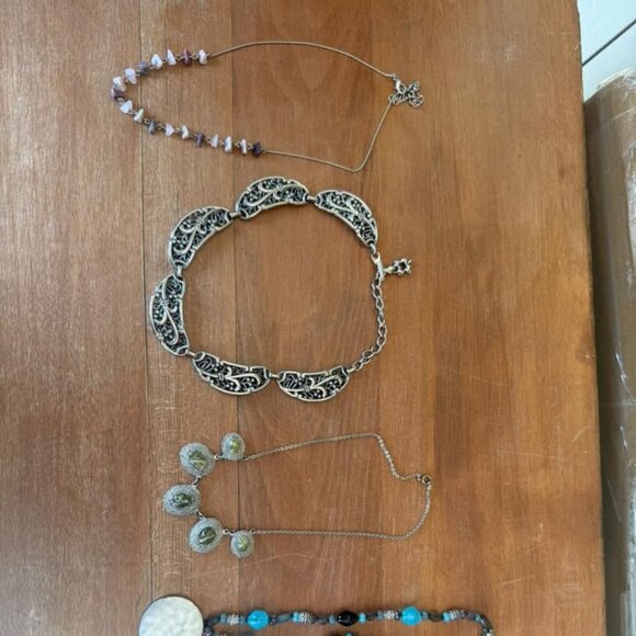 Collection of necklaces - Picture 2 of 4
